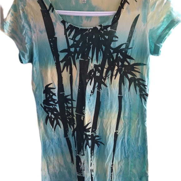 Women's Bamboo Print Top - Picture 3 of 7